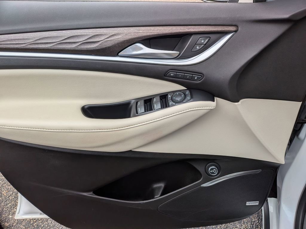 Used 2023 Buick Enclave Avenir w/ Avenir Technology Package image 12