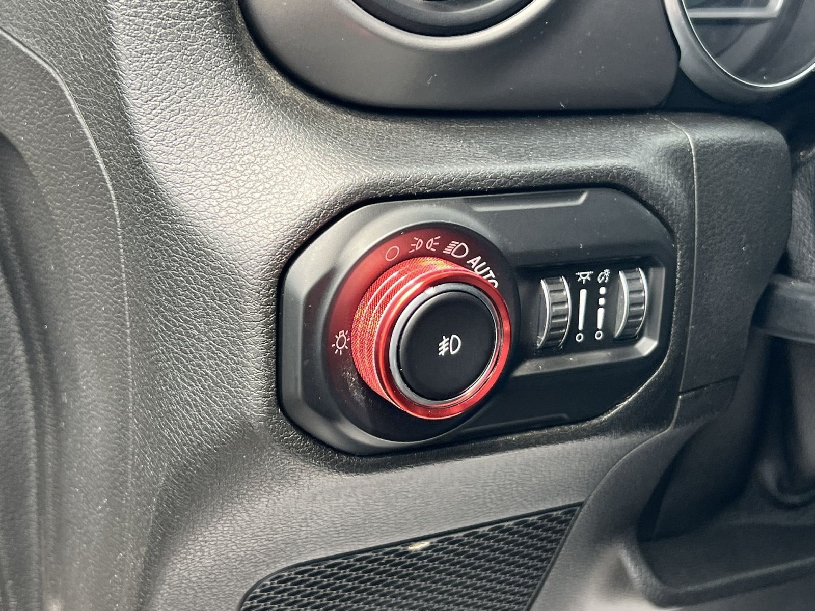 Used 2019 Jeep Wrangler Unlimited Sport S AWD/4WD image 30
