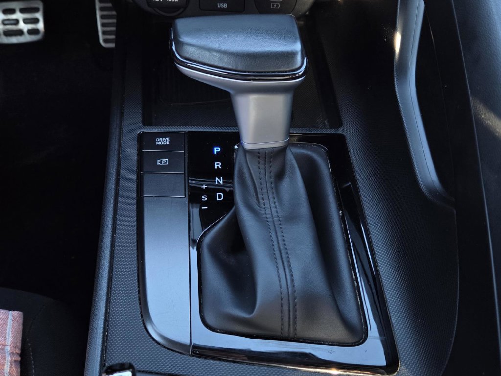 Used 2025 Hyundai Elantra Sport FWD image 32