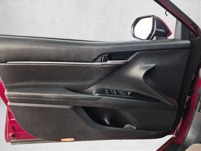 Used 2018 Toyota Camry LE FWD image 10