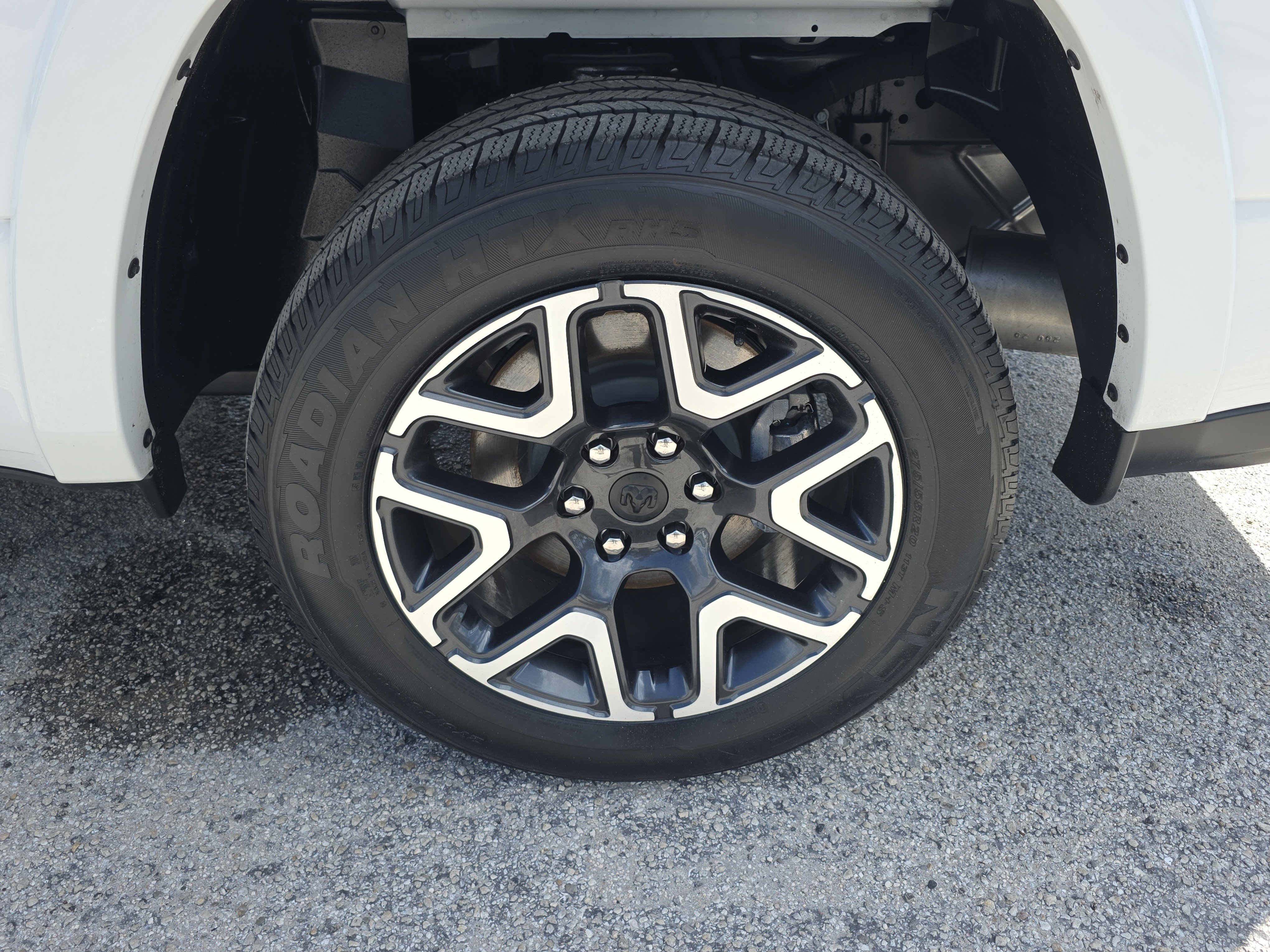 Used 2026 RAM 1500 Laramie AWD/4WD image 13