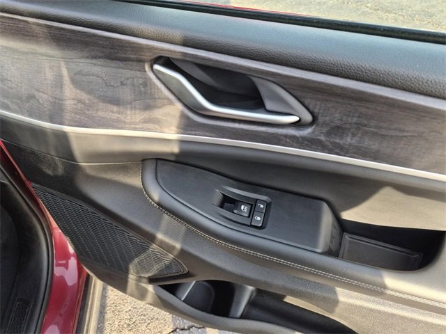 Used 2024 Jeep Grand Cherokee Limited image 17