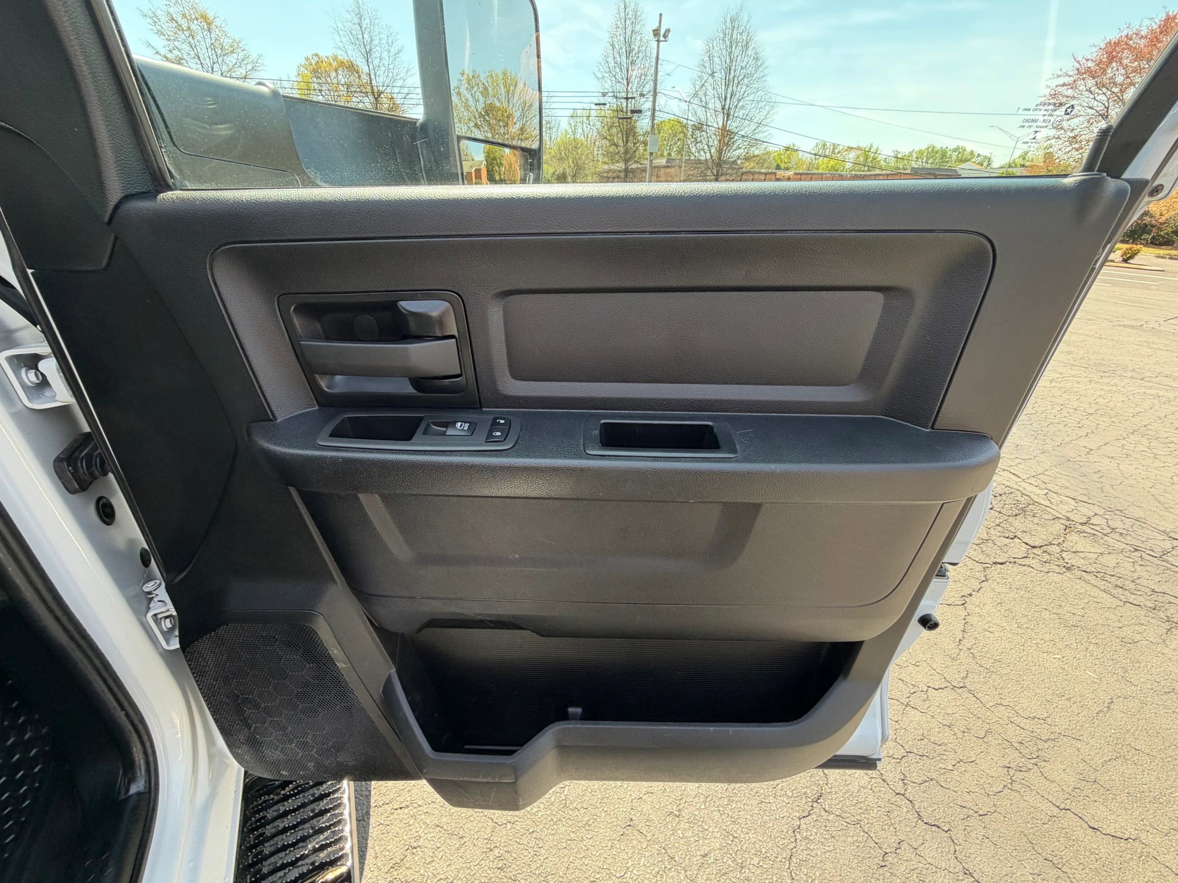 Used 2021 RAM 5500 Tradesman w/ Chrome Appearance Group image 23