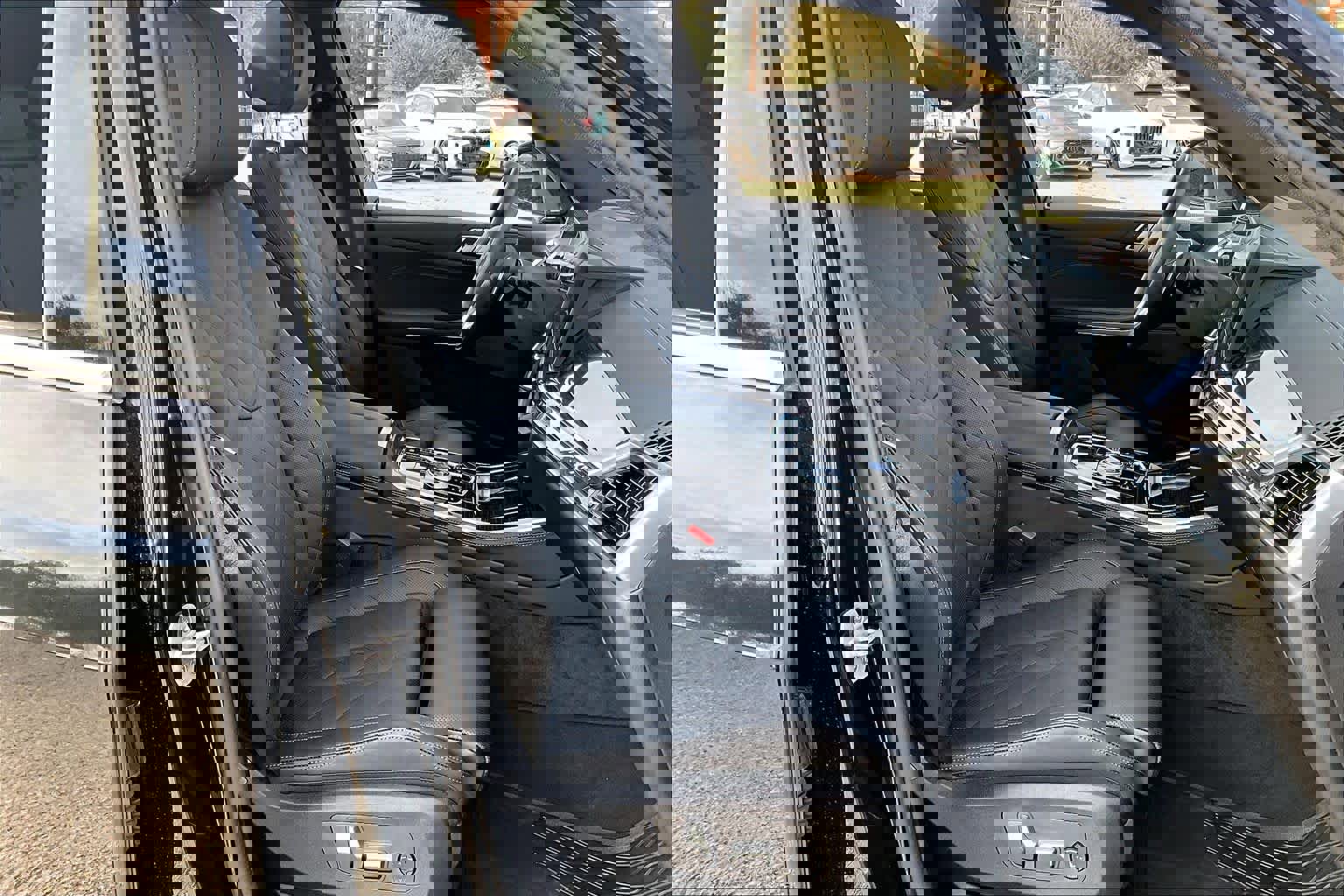 Used 2026 BMW X5 sDrive40i w/ Executive Package image 8