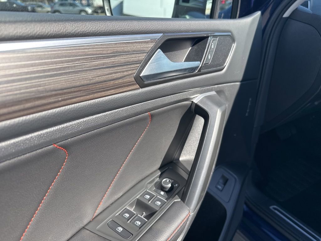 Used 2024 Volkswagen Tiguan SE image 9