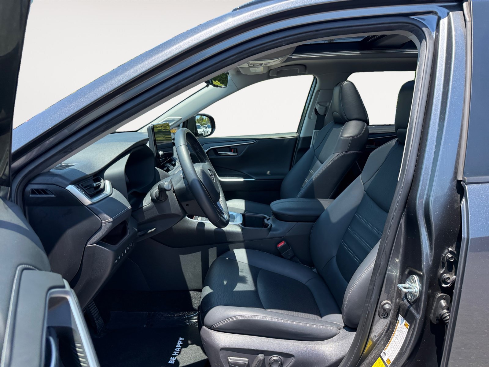 Used 2023 Toyota RAV4 Limited AWD/4WD image 10