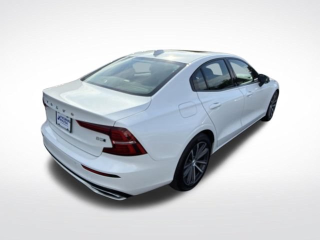 Used 2022 Volvo S60 B5 Momentum AWD/4WD image 6