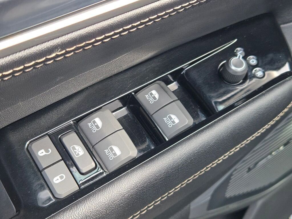 Used 2024 Jeep Wagoneer Series III image 25