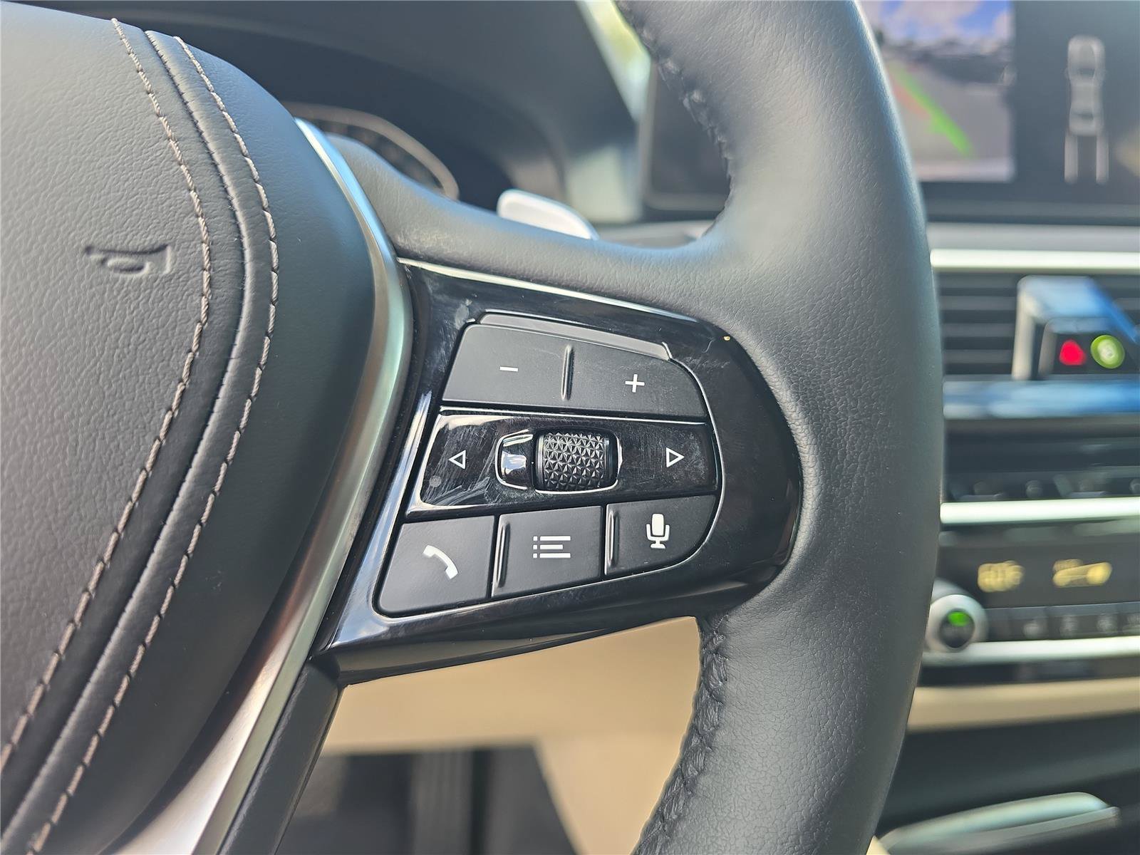 Used 2022 BMW 530e w/ Premium Package RWD image 26