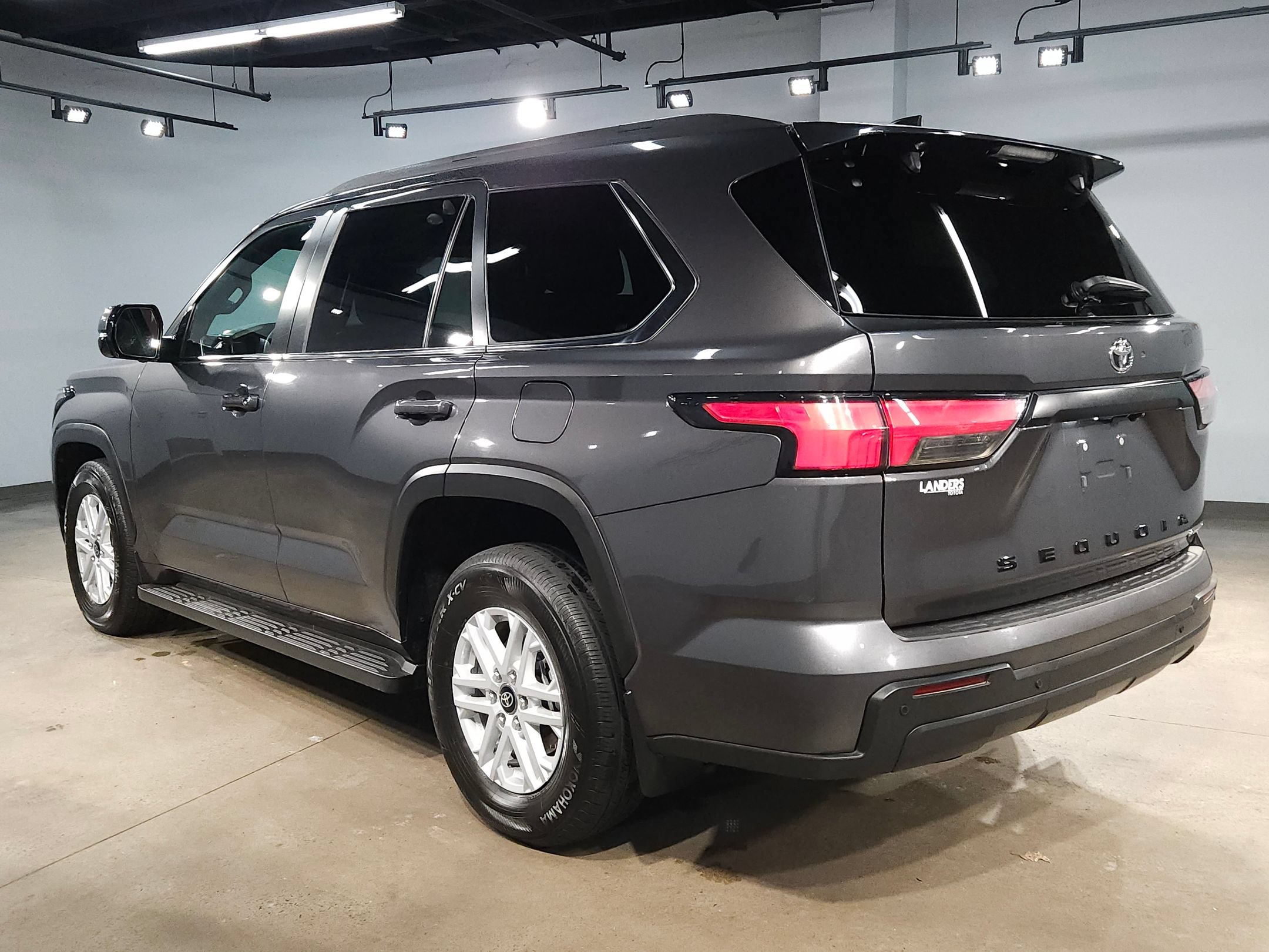 Certified 2025 Toyota Sequoia SR5 AWD/4WD image 5