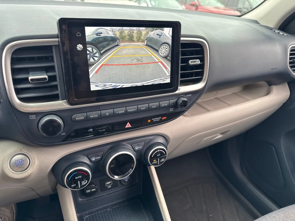 Certified 2021 Hyundai Venue FWD image 10