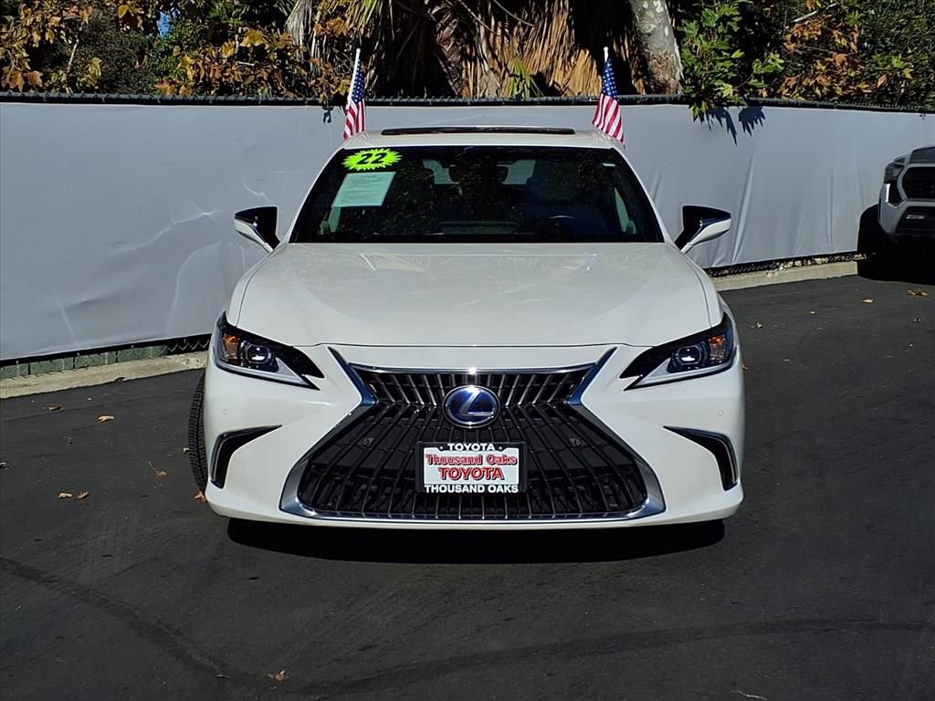 Used 2022 Lexus ES 300h w/ Premium Package image 2
