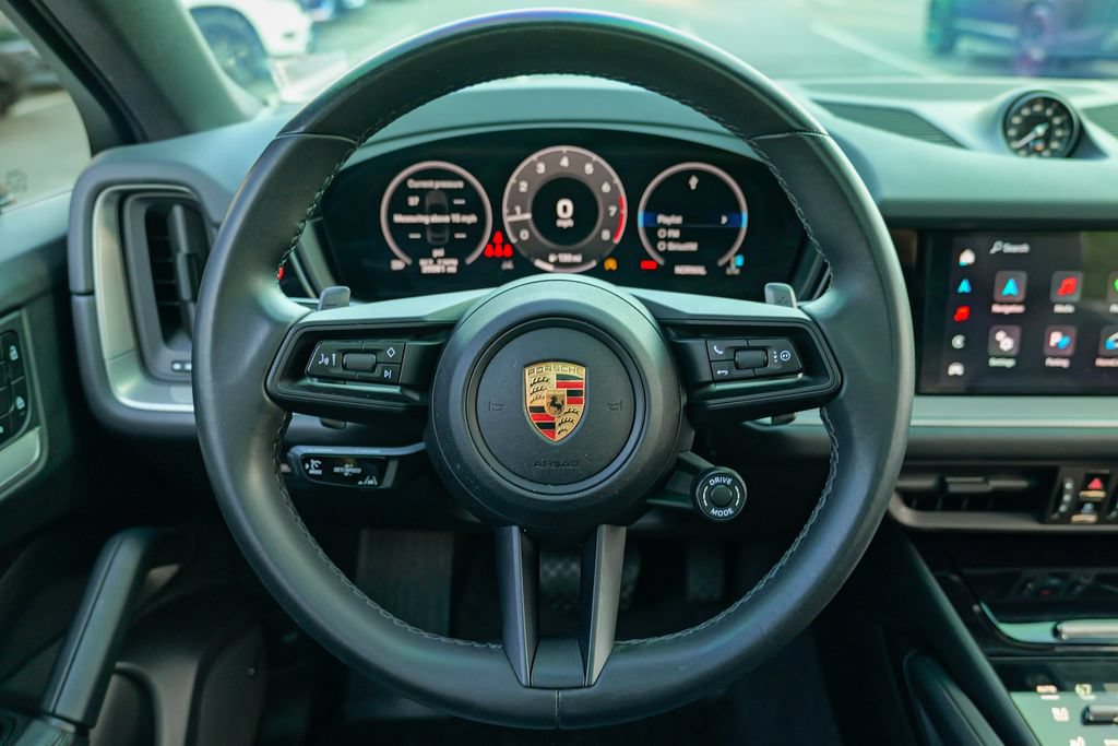 Used 2024 Porsche Cayenne Coupe AWD/4WD image 43
