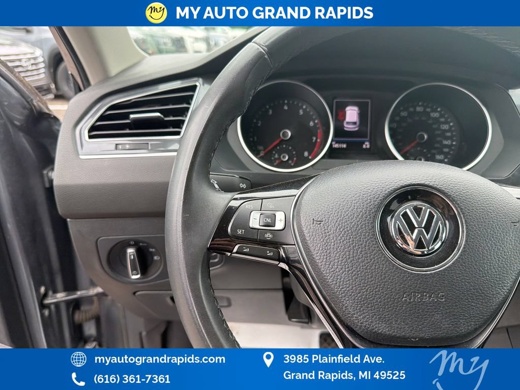 Used 2020 Volkswagen Tiguan SE AWD/4WD image 15