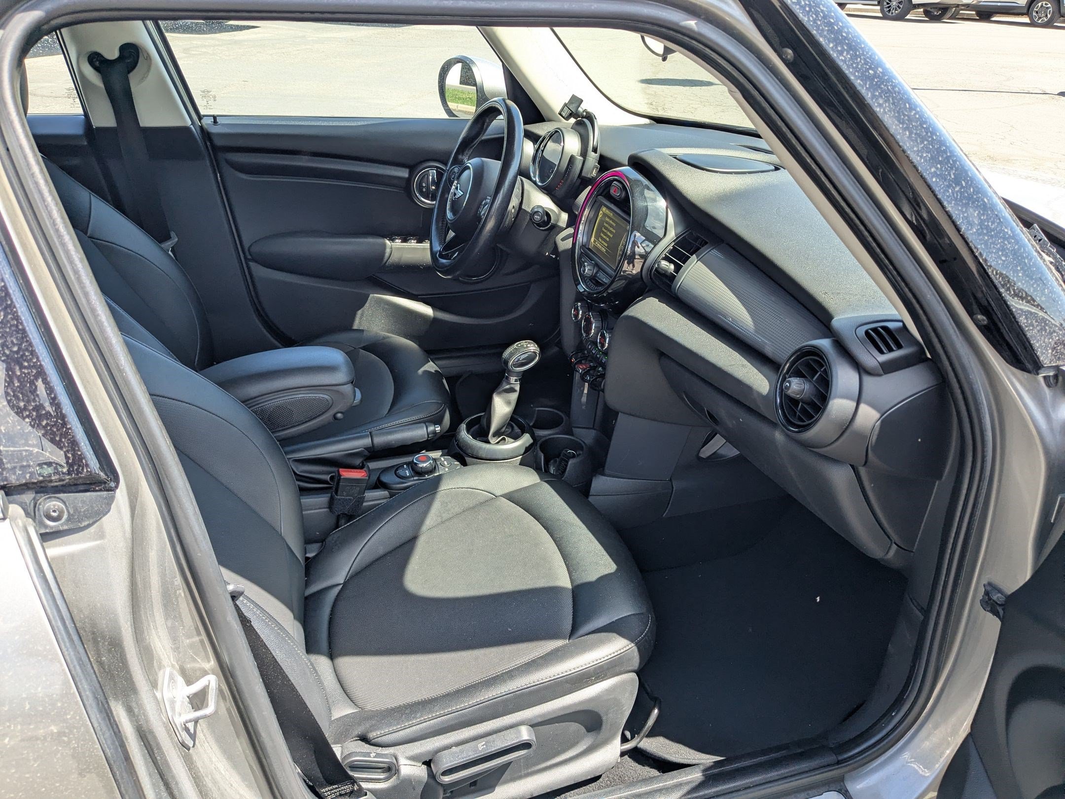 Used 2017 MINI Cooper 4-Door Hardtop FWD image 30