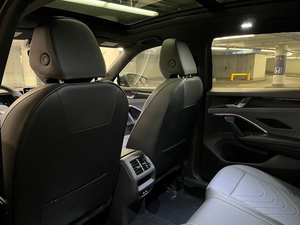 New 2026 Volkswagen Tiguan SE R-Line AWD/4WD image 24