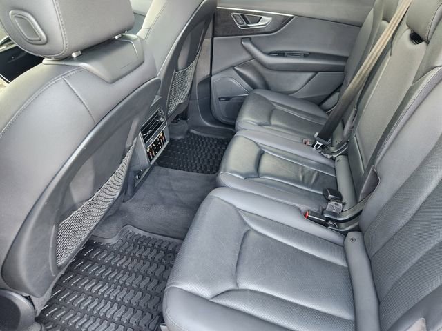 Used 2020 Audi Q7 3.0T Premium Plus w/ Premium Plus Package AWD/4WD image 31