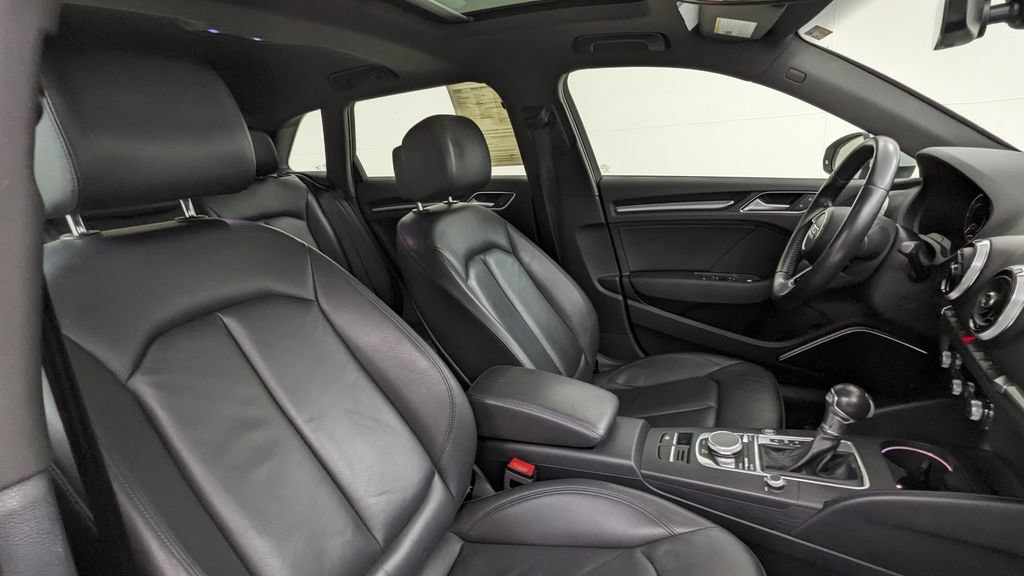 Used 2018 Audi A3 e-tron Prestige w/ Prestige Package FWD image 39