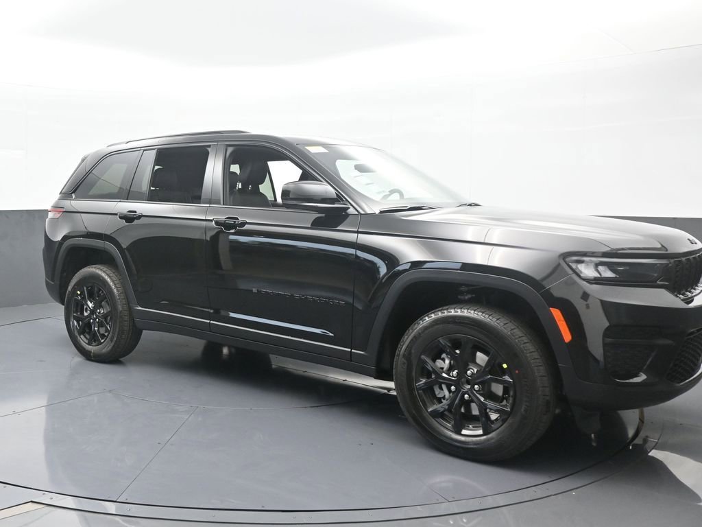 New 2025 Jeep Grand Cherokee Altitude image 8