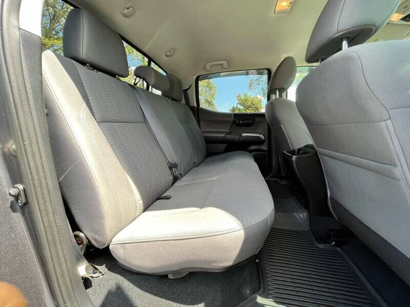 Used 2016 Toyota Tacoma SR5 RWD image 14