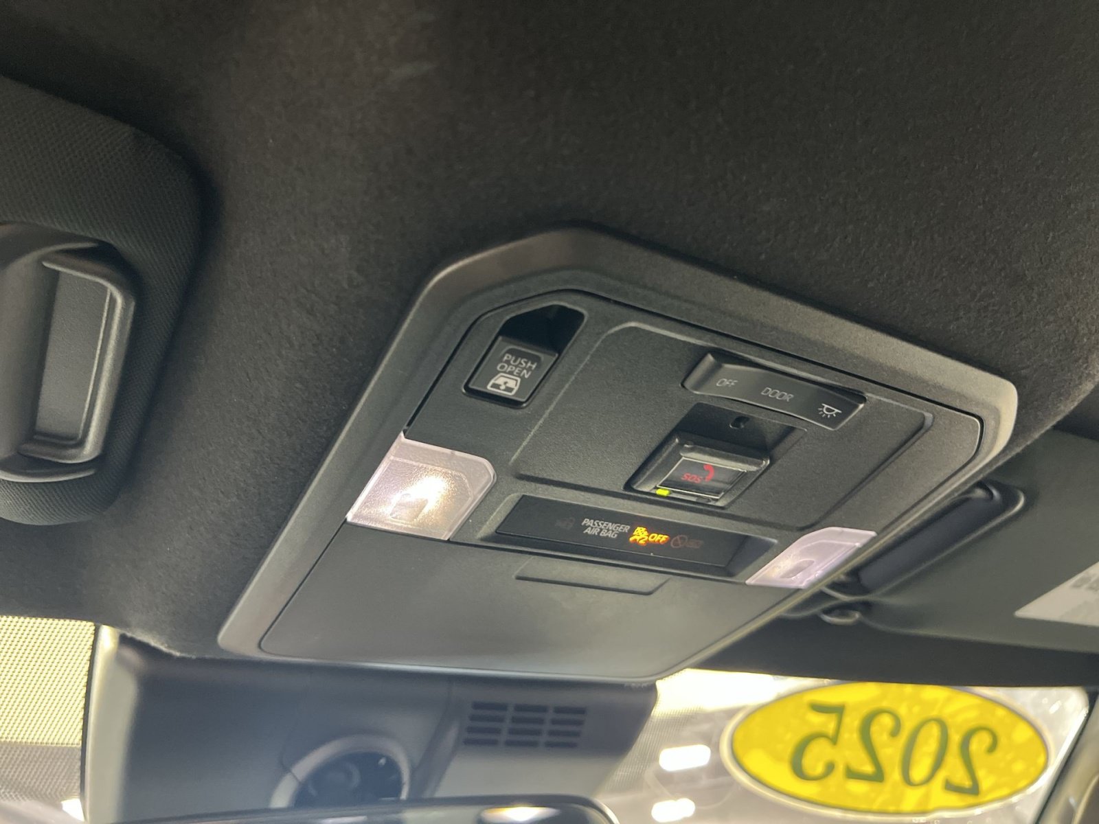 Used 2025 Toyota 4Runner SR5 AWD/4WD image 35