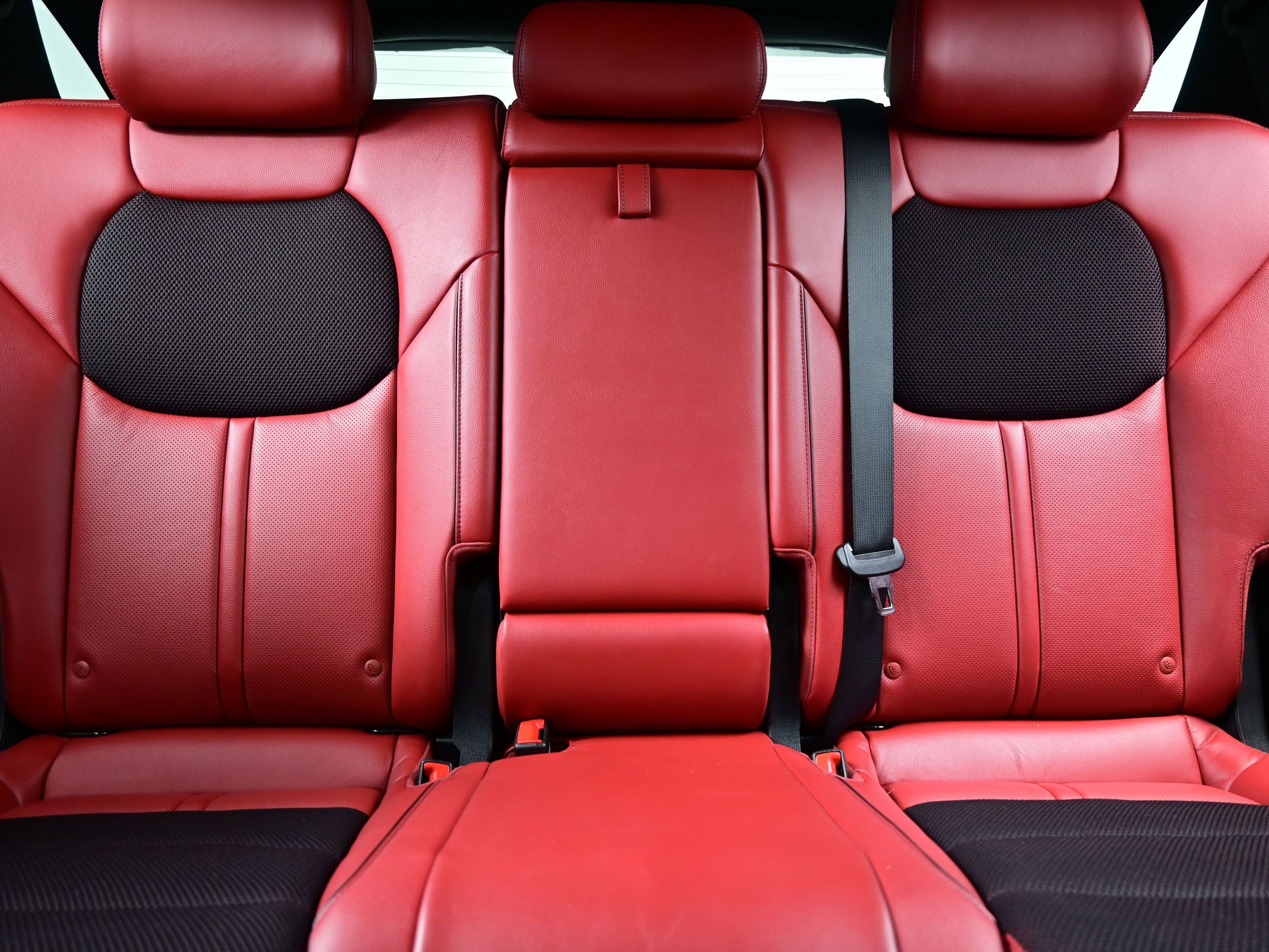 Certified 2023 Genesis GV70 2.5T w/ Sport Prestige Package image 16