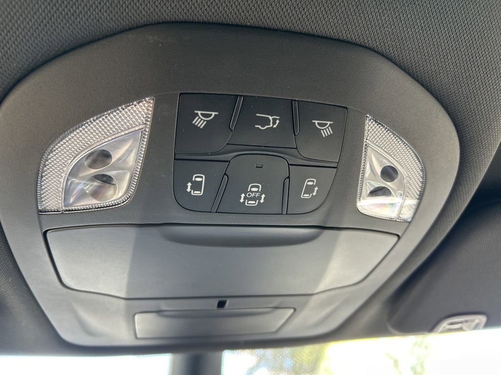 New 2026 Chrysler Voyager LX image 26