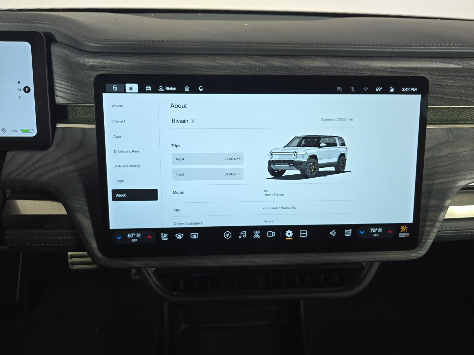 Used 2022 Rivian R1S Launch Edition image 29