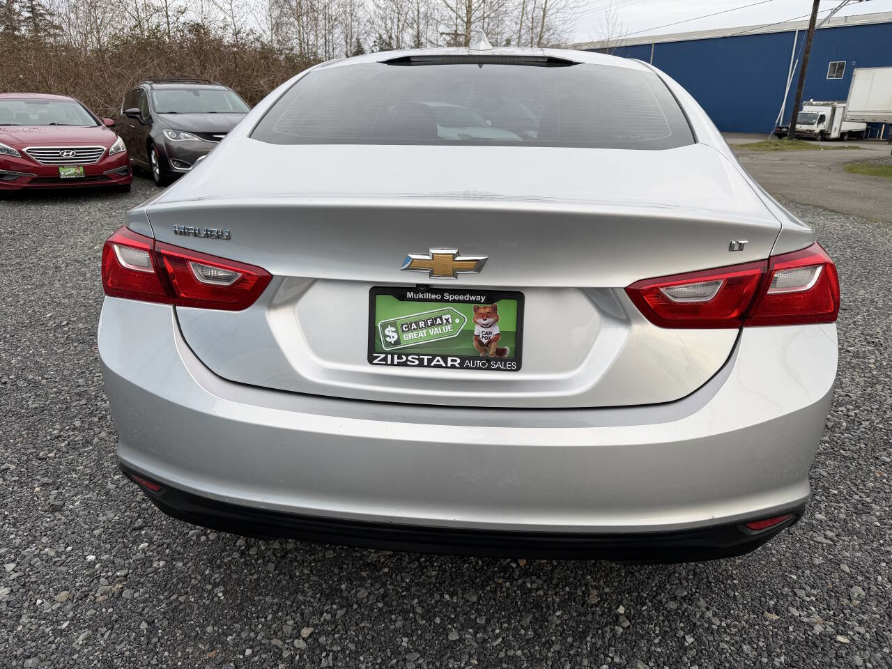 Used 2017 Chevrolet Malibu LT FWD image 4
