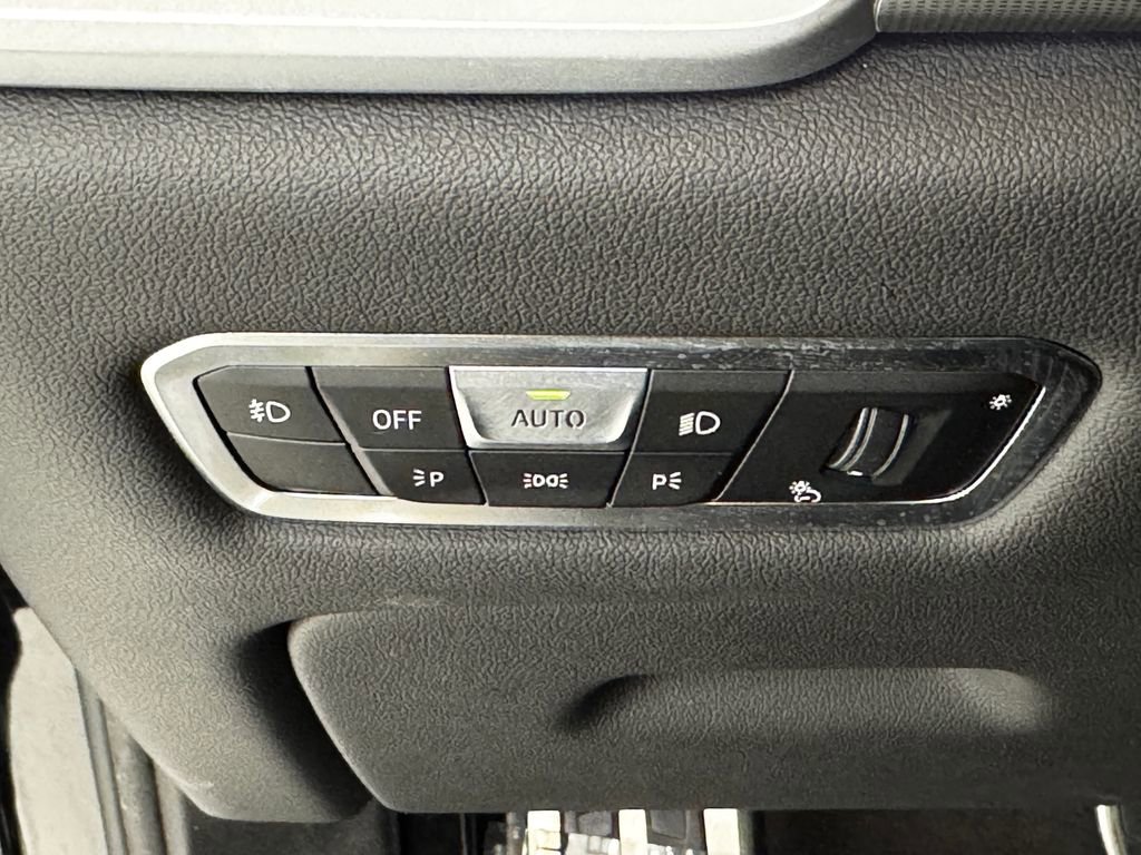 Used 2021 BMW X5 M50i image 25