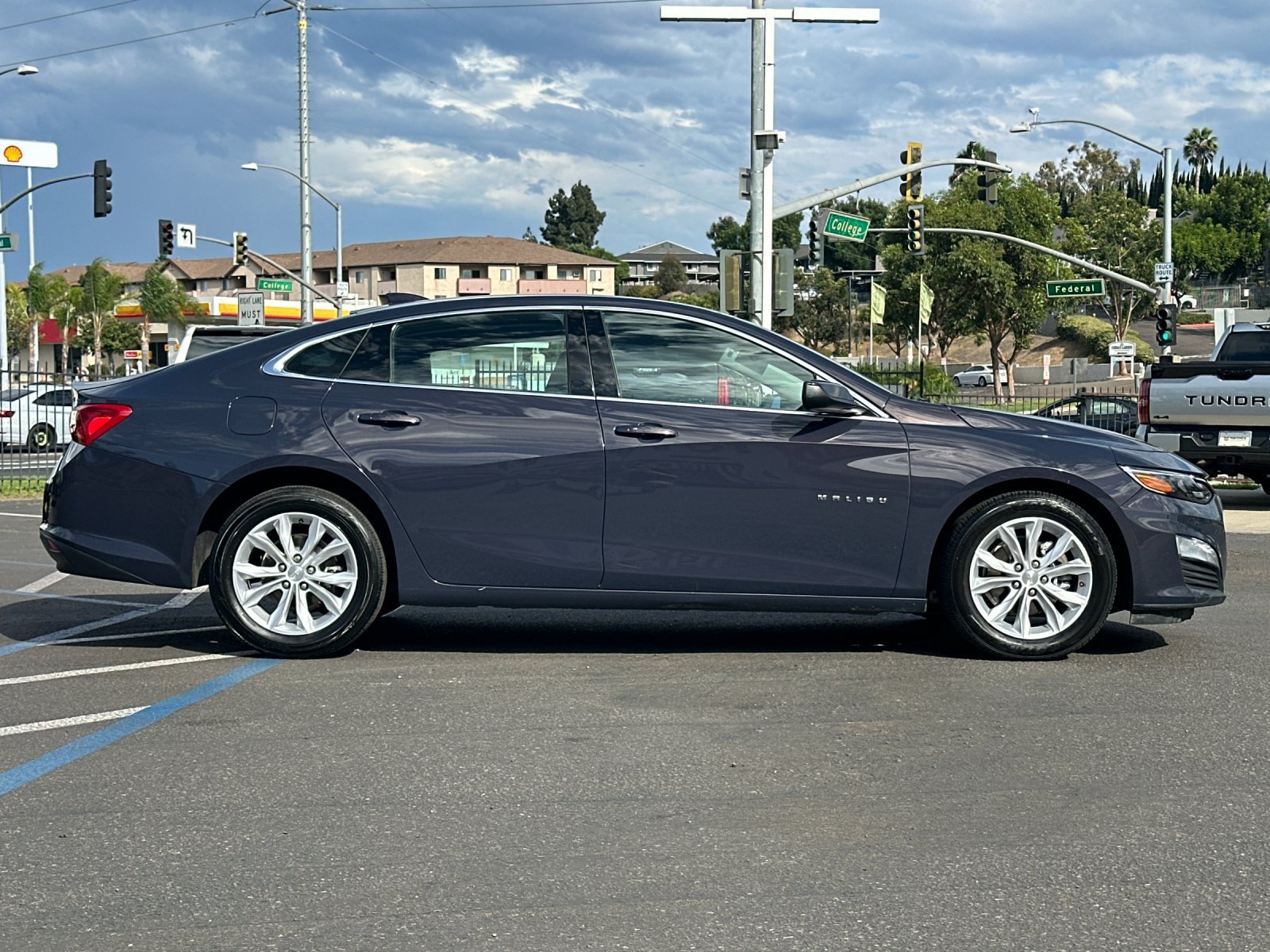 Used 2025 Chevrolet Malibu LT FWD image 6
