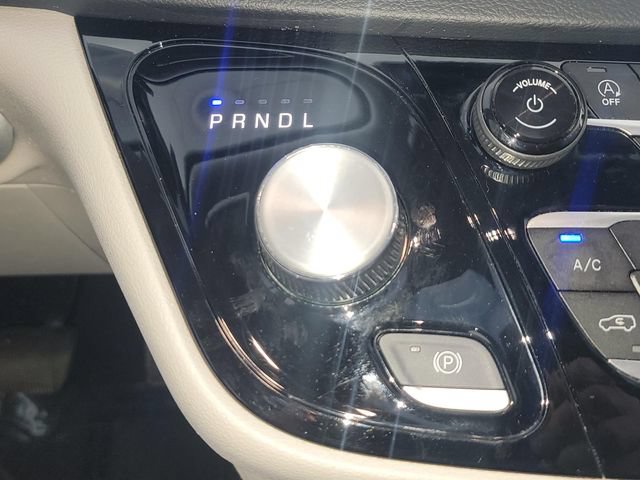 Certified 2024 Chrysler Pacifica Touring-L FWD image 20