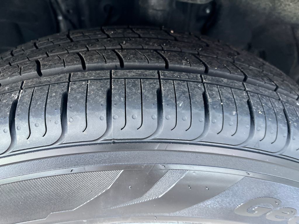 Certified 2024 Toyota Highlander XLE image 32