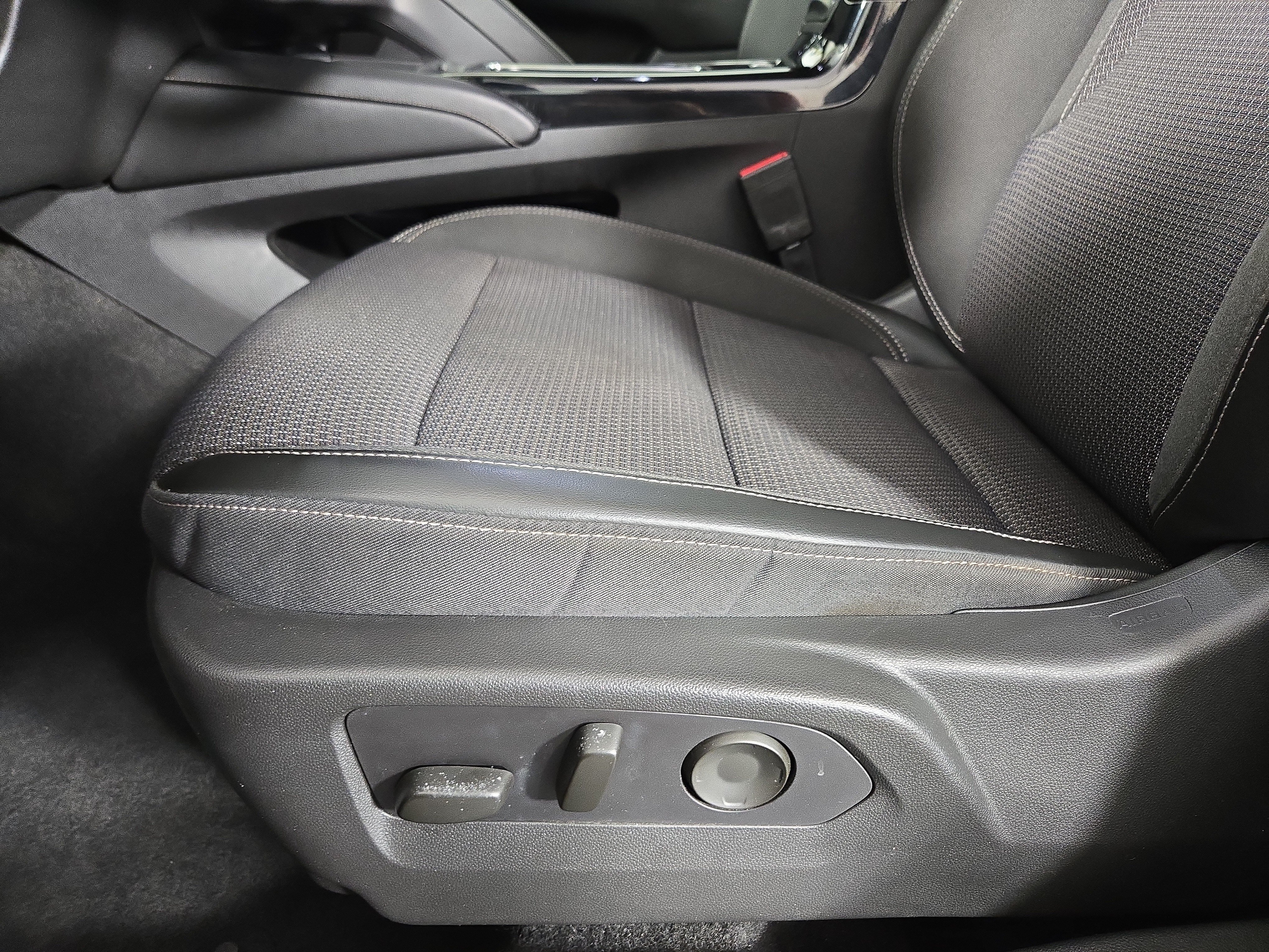 Used 2022 Buick Envision Preferred w/ Sport Touring Package FWD image 28