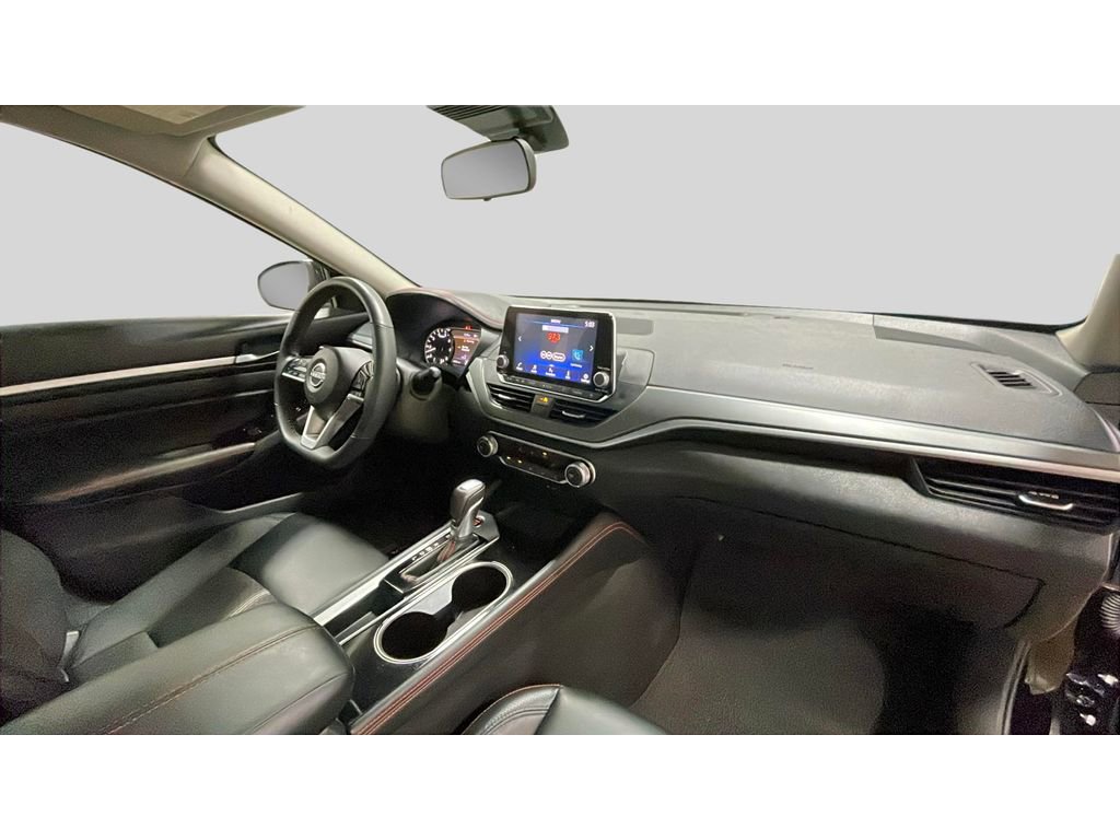 Used 2024 Nissan Altima 2.5 SR image 17
