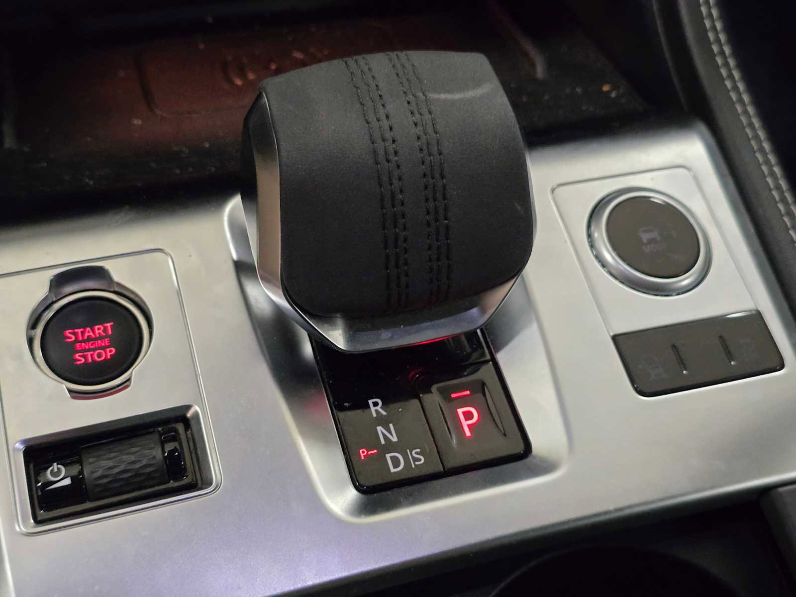 Used 2026 Jaguar F-PACE R-Dynamic S image 36