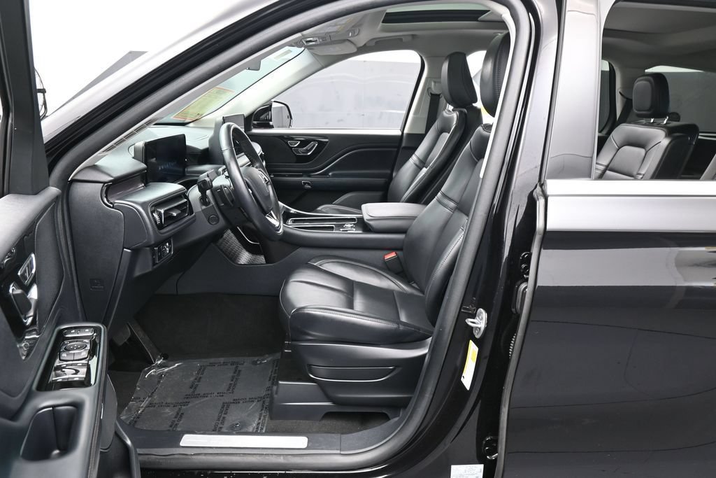 Used 2025 Lincoln Aviator 2WD image 11