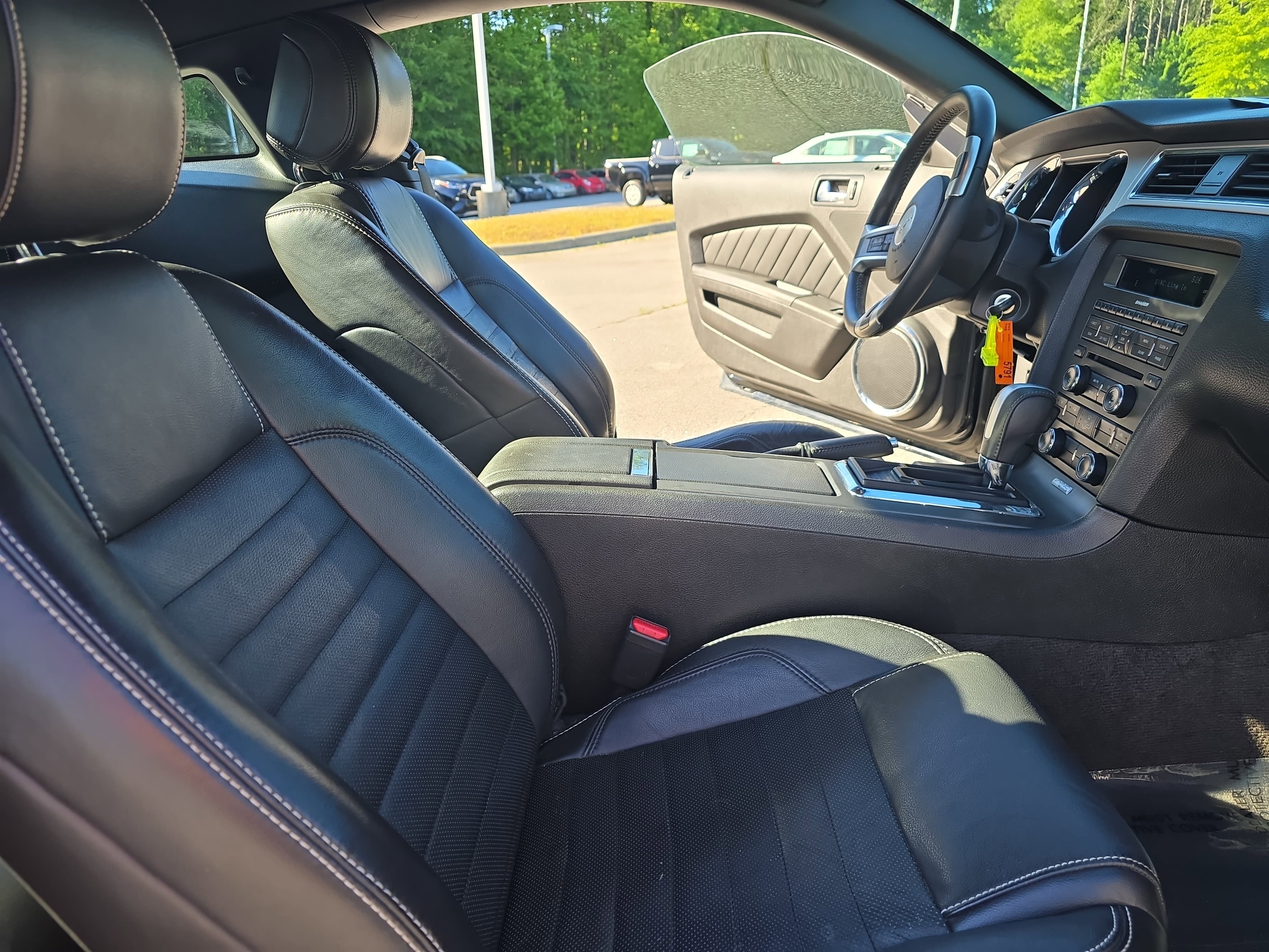 Used 2013 Ford Mustang Premium w/ Security Pkg RWD image 10