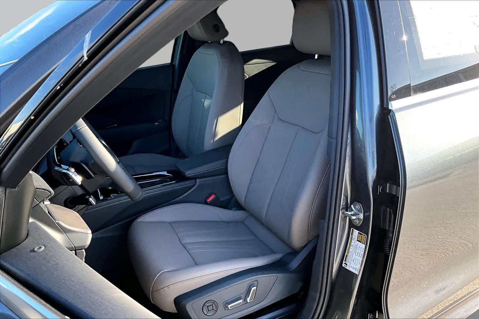 New 2026 Audi Q3 quattro 2.0T AWD/4WD image 9