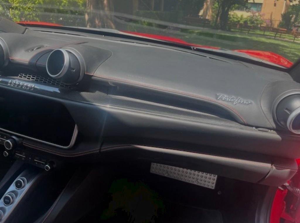 Used 2019 Ferrari Portofino RWD image 12