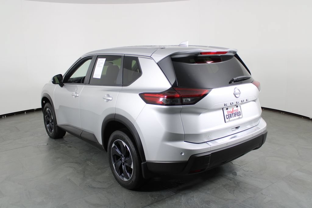 Certified 2025 Nissan Rogue SV FWD image 16