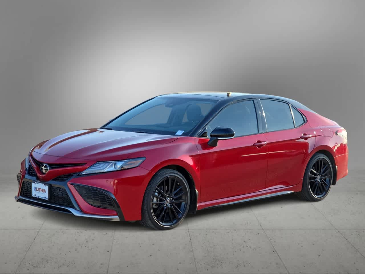 Used 2024 Toyota Camry XSE w/ Navigation Package FWD image 4