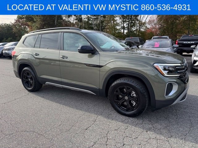 Certified 2025 Volkswagen Atlas Peak Edition SE AWD/4WD image 3