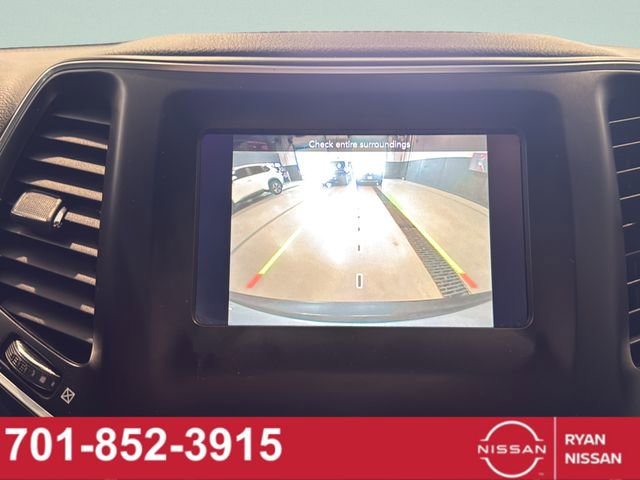 Used 2019 Jeep Cherokee Latitude w/ Popular Appearance Group image 31