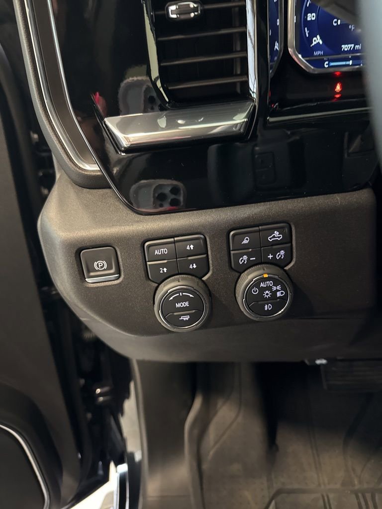 Used 2024 Chevrolet Silverado 1500 LTZ w/ LTZ Premium Package image 25