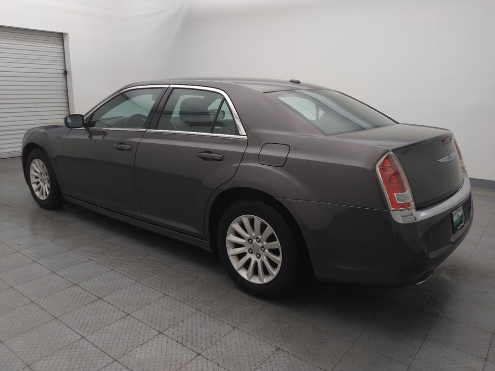 Used 2014 Chrysler 300 image 3