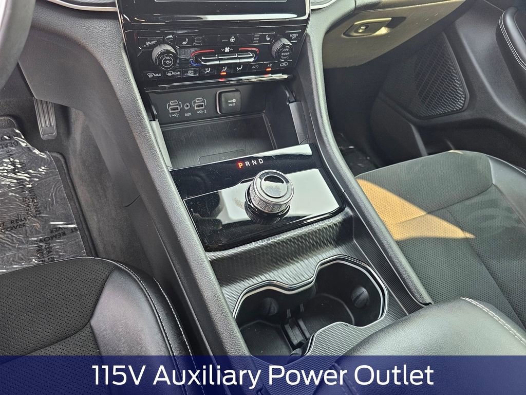 Used 2025 Jeep Grand Cherokee Altitude image 26