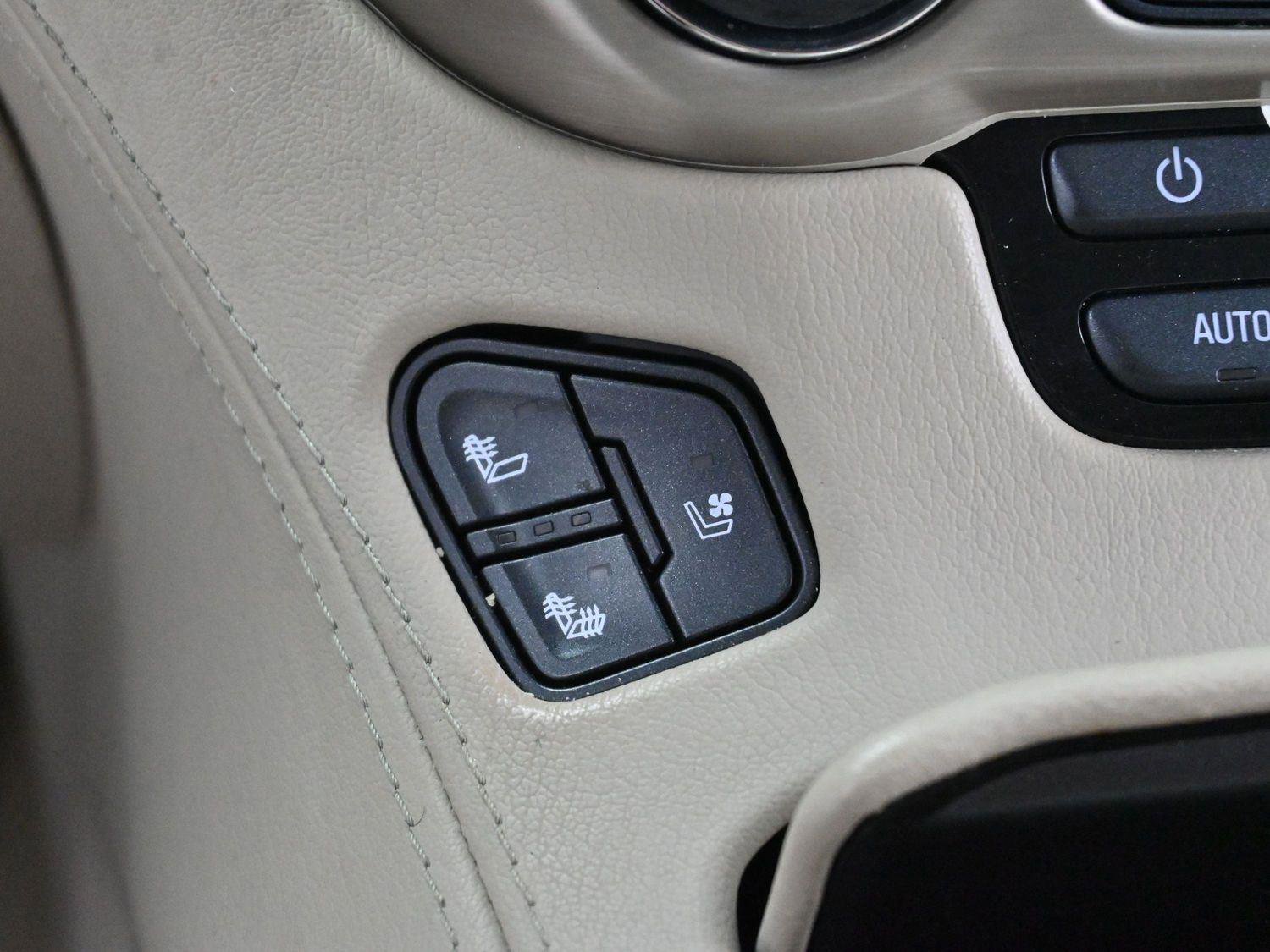 Used 2017 GMC Yukon Denali image 24