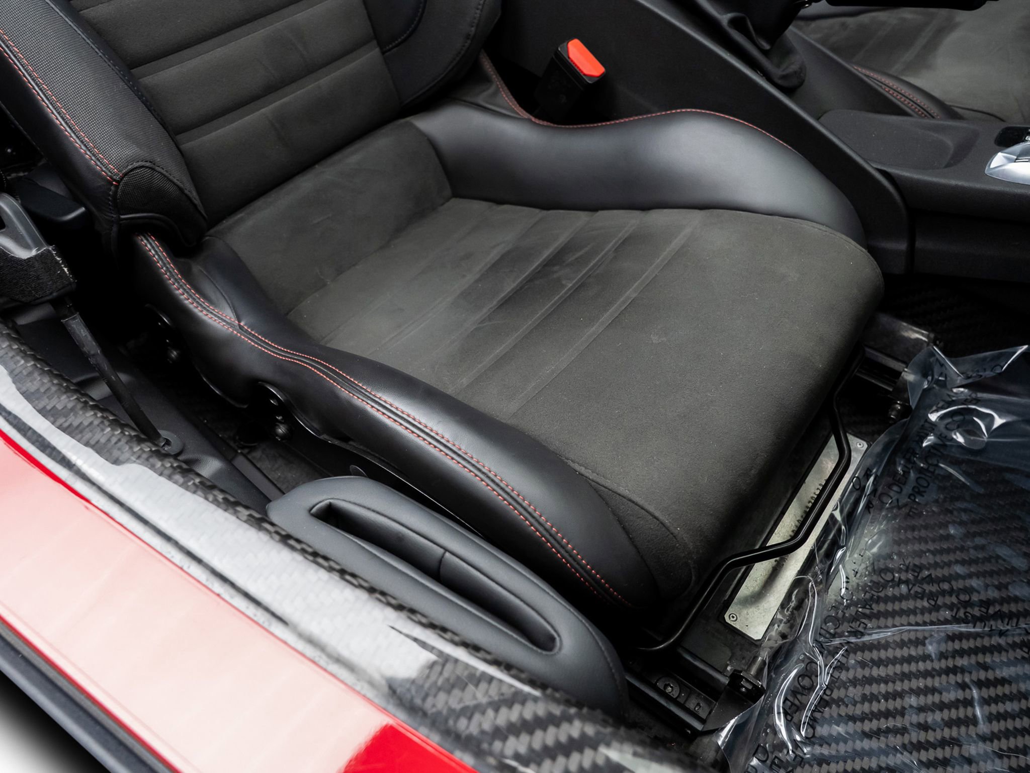 Used 2015 Alfa Romeo 4C Spider w/ Spider Track Package RWD image 33