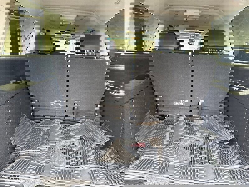 Used 2014 GMC Yukon XL Denali image 16